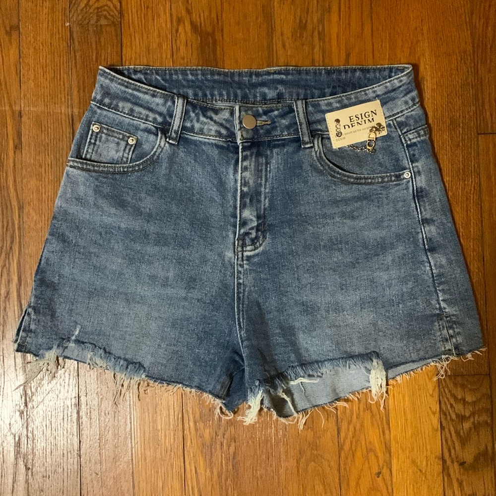 Women jean shorts, medium wash, size 28